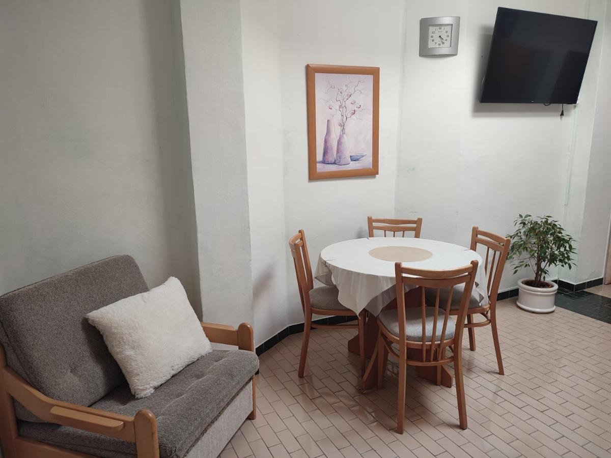 Apartamento Pension Dana Karaskova Kutná Hora Exterior foto